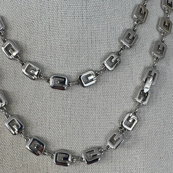 Givenchy Paris Bijoux G logo chain link necklace Silver Tone 30" - Picture 3 of 13